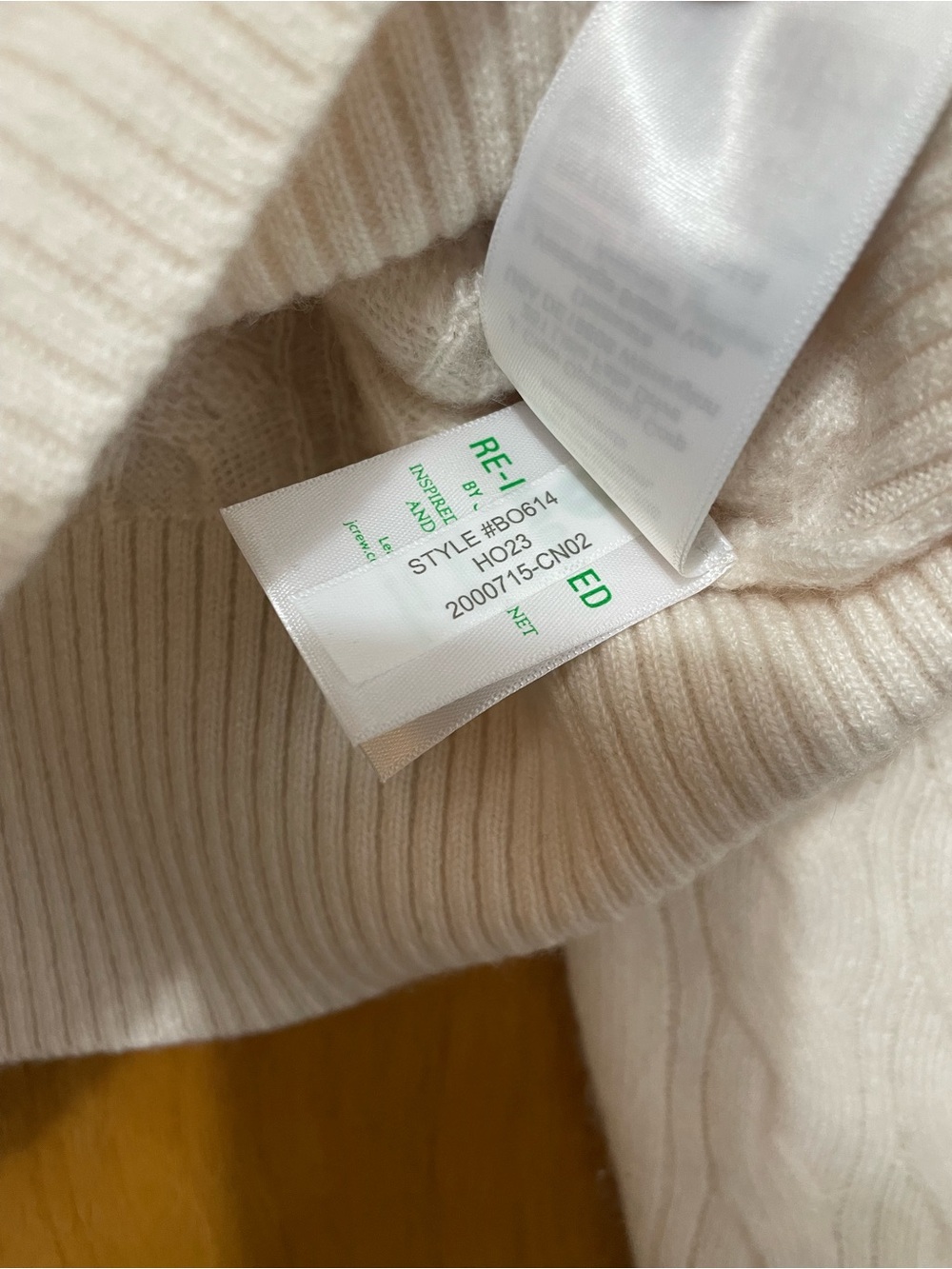J. Crew Cashmere shrunken cable-knit V-neck cardigan sweater, Snow, L, NWT - Picture 13 of 16